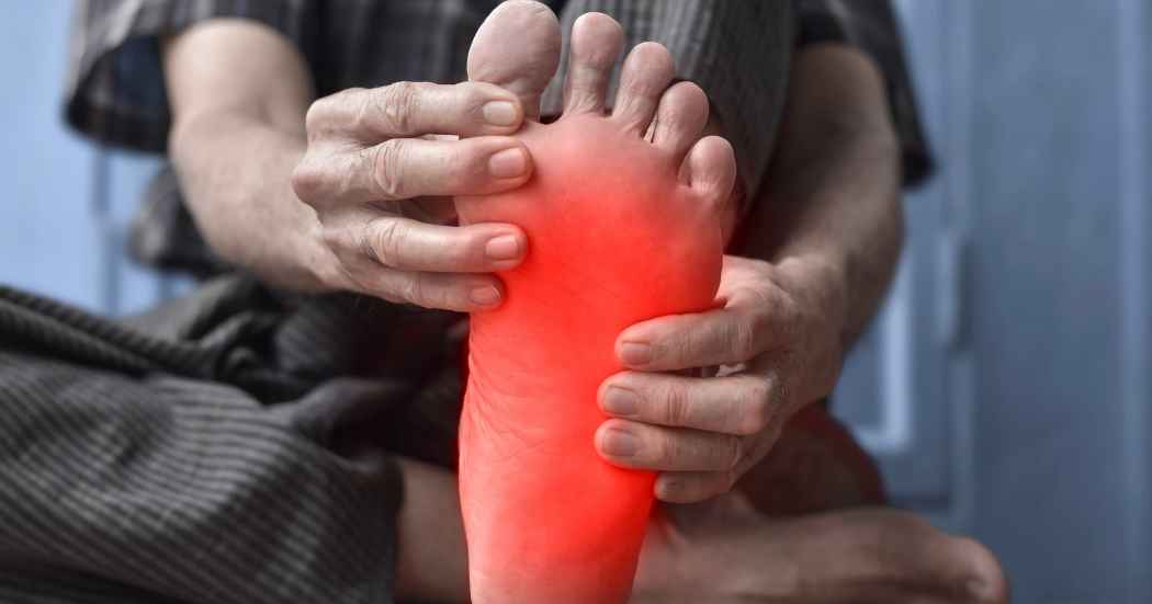 patient discussing foot numbness and nerve pain with specialist